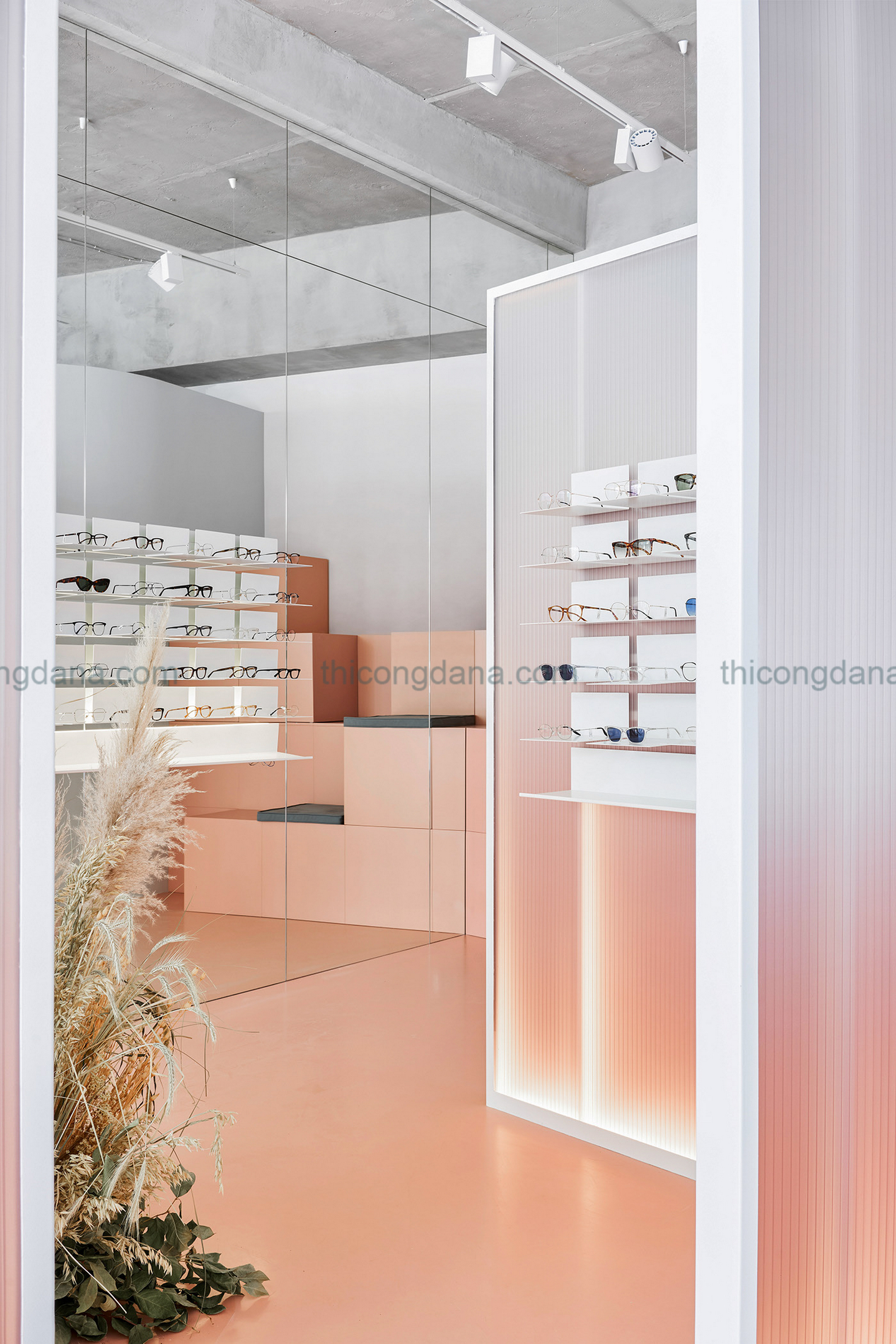 Thiết kế thi công trọn gói cửa hàng mắt kính thời trang phong cách hiện đại sang trọng tại Đà Nẵng
