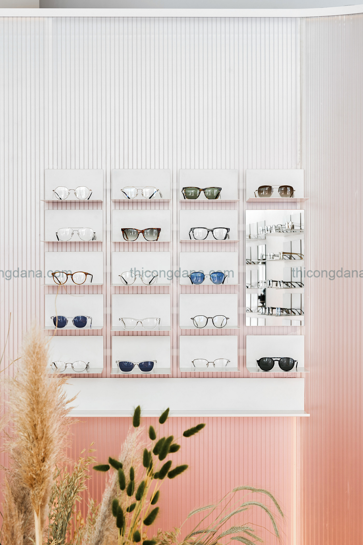 Thiết kế thi công trọn gói cửa hàng mắt kính thời trang phong cách hiện đại sang trọng tại Đà Nẵng