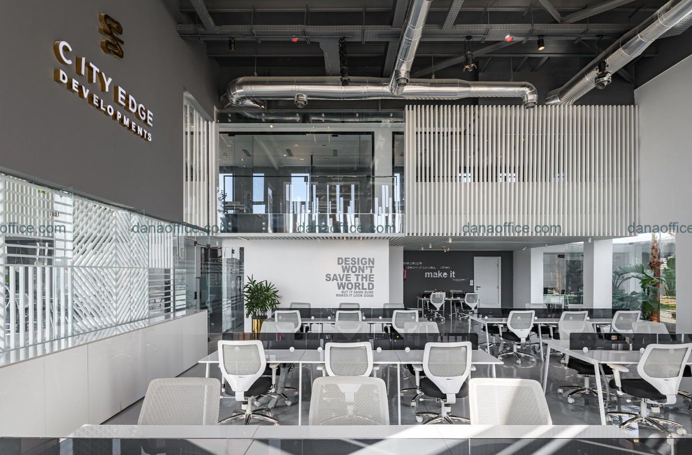 Bàn ghế tiện nghi, phù hợp văn phòng