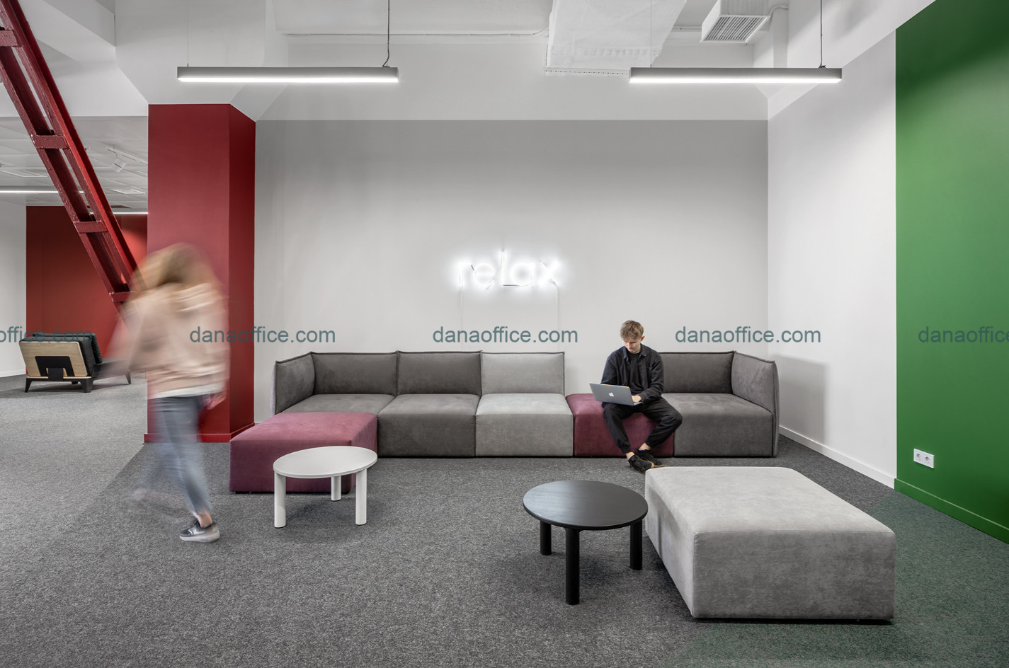 Khu vực tiền sảnh với nội thất sang trọng