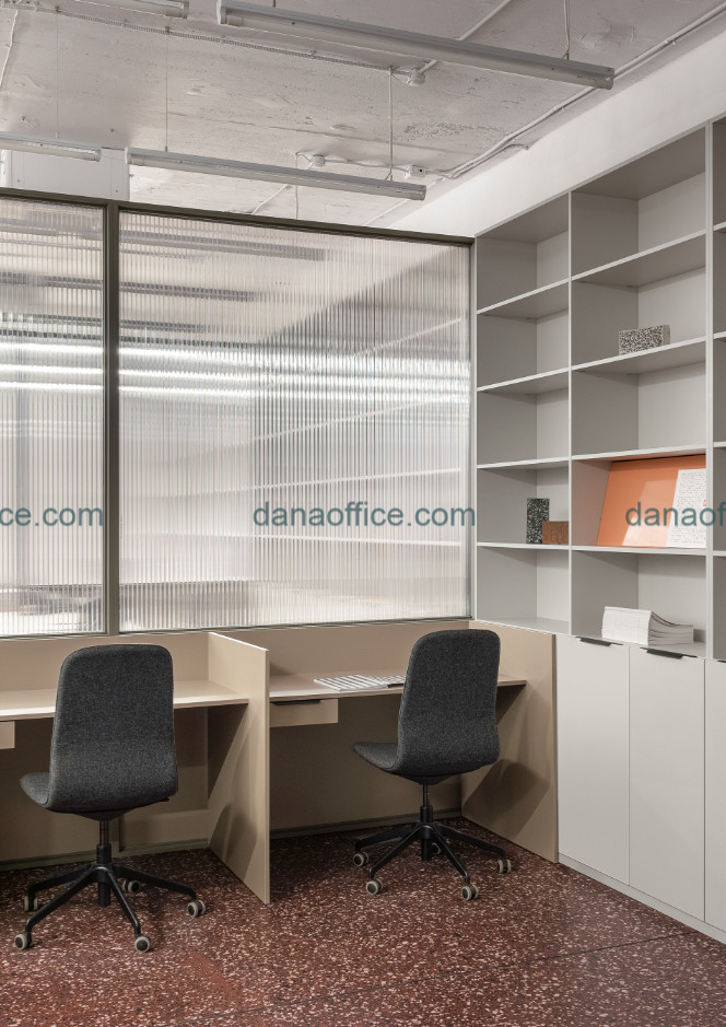 Bàn ghế làm việc tiện ích