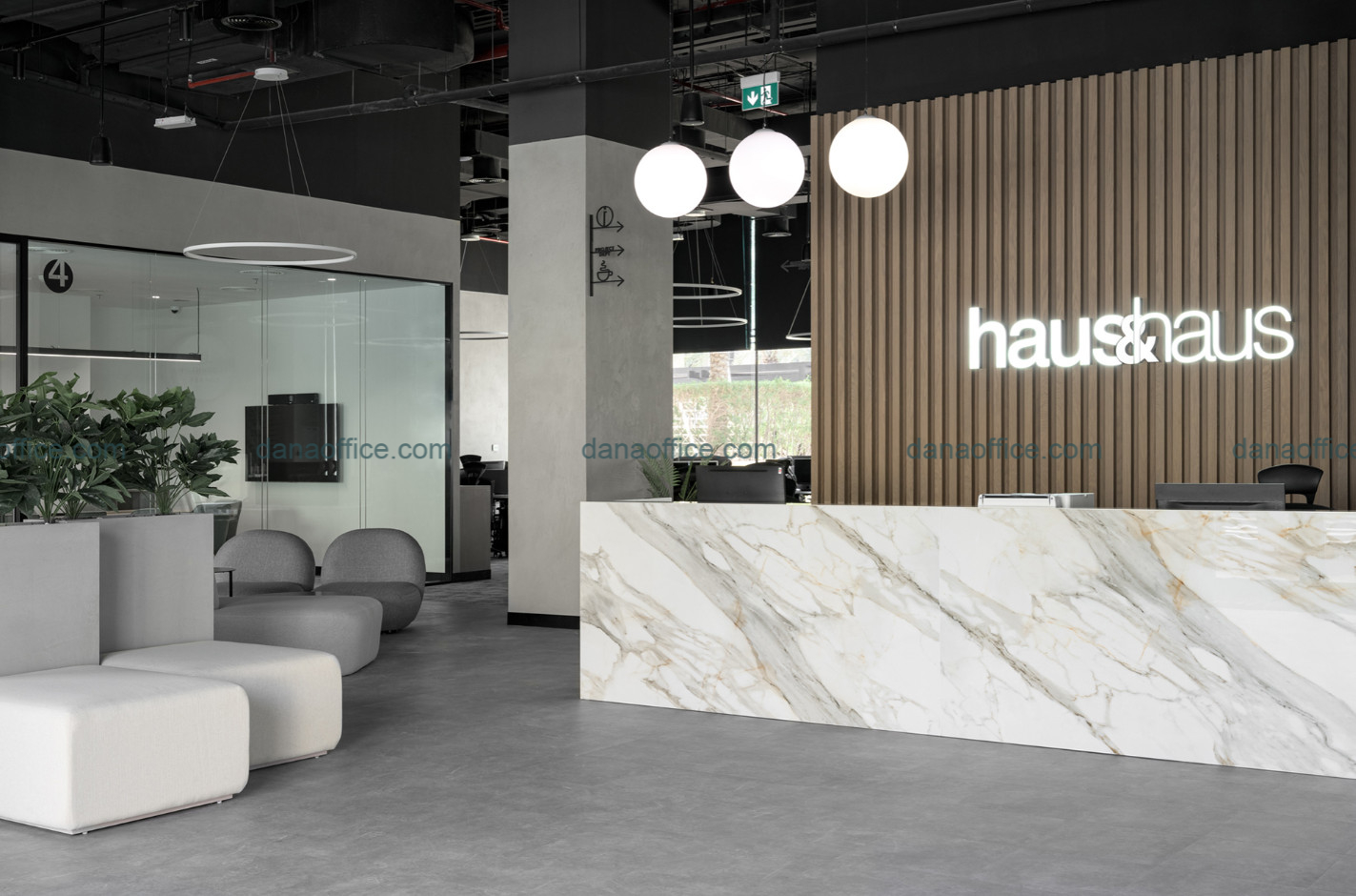 Quầy lễ tân sang trọng